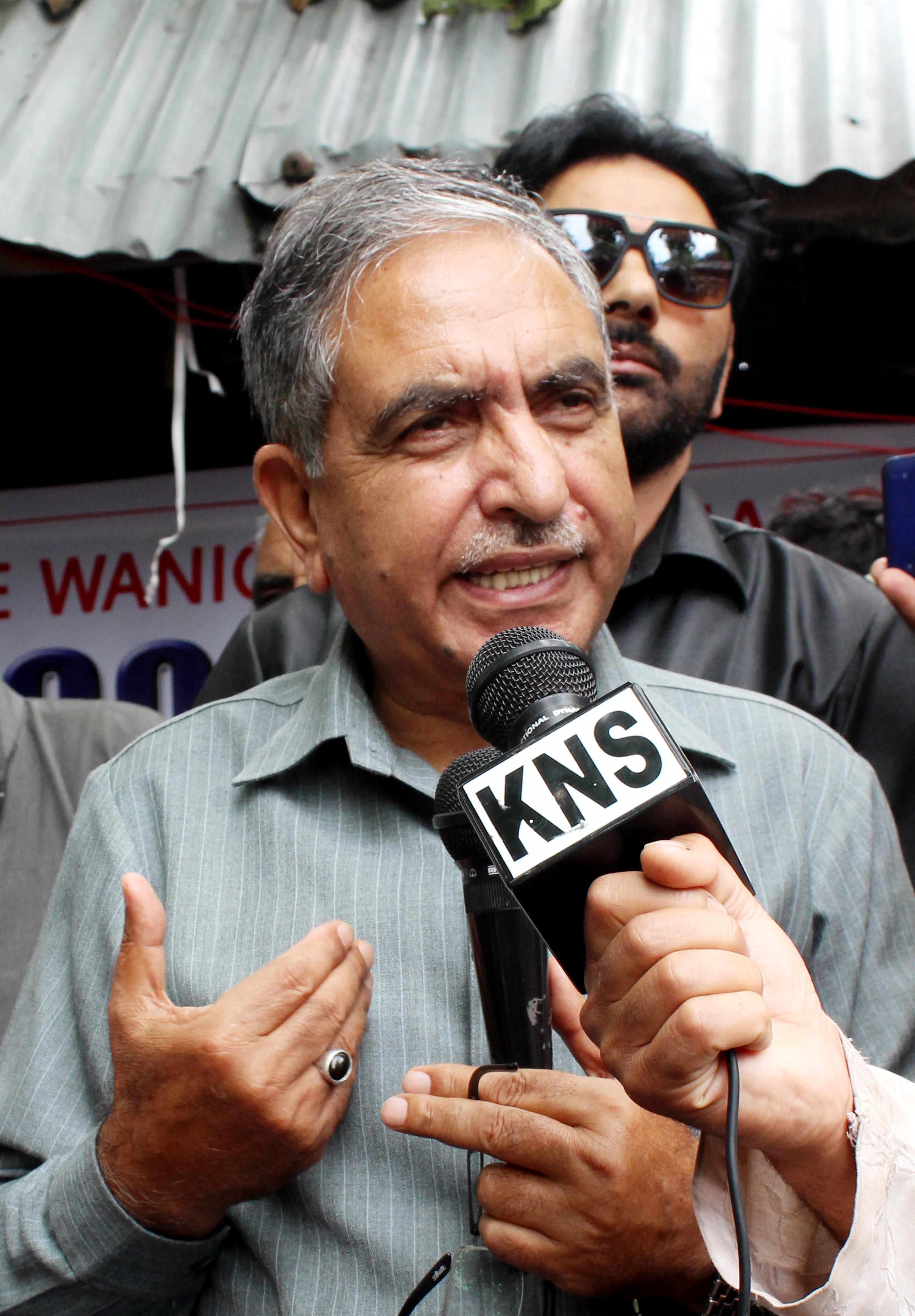 BJP-PDP govt failed youth: Hassan Mir